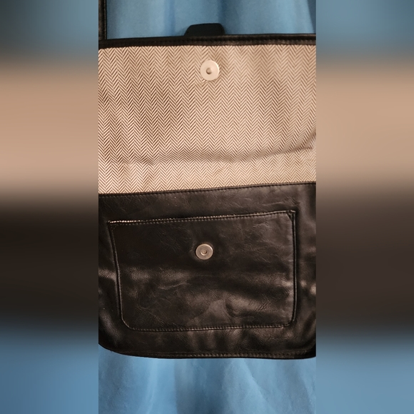 Volcom Purse - Picture 3 of 5